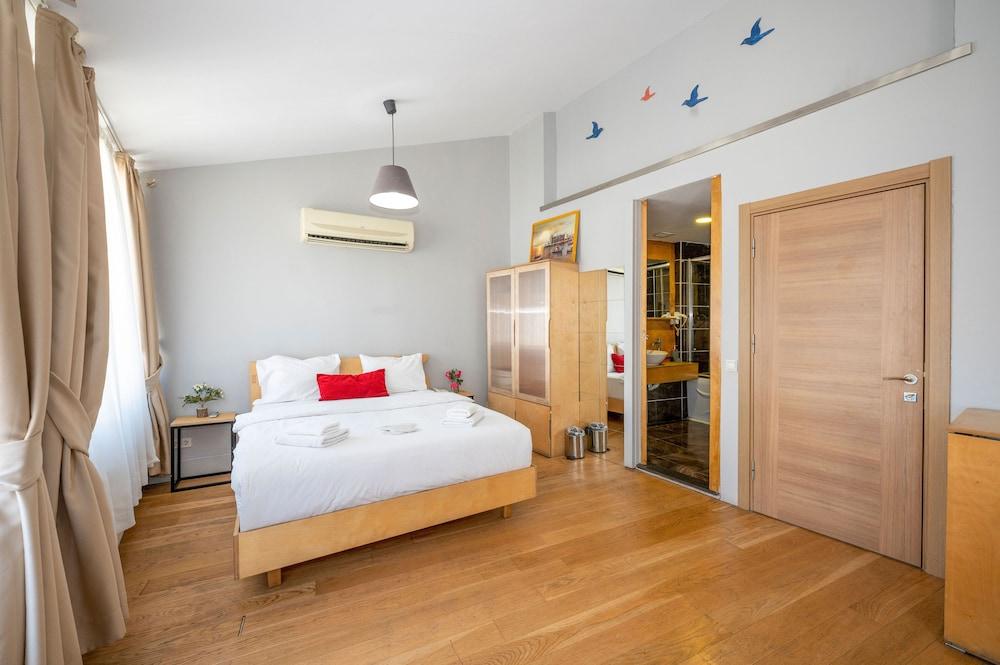 Otel Next2